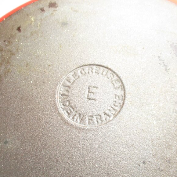 VTG Le Creuset France “E” 4.5 Qt Ribbed Flame Orange Enameled Dutch Oven Pot Lid - Picture 8 of 11